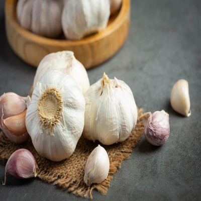 fresh-raw-garlic-ready-cook (1)